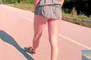 i feel so sexy showing off outdoors, mala dvojka, wanna see me touch myself?