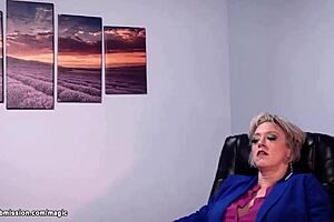 muscle guy fucks milf and babe in deepthroat 3some choking 😈