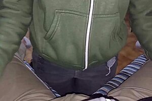 Madrastra Tetona Masturba Me Con Tetas