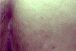 Скрытая камера ловит пышную латиноамериканскую милф писающую в ванной отеля Лимы