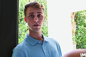 claudia valentine ovulates and gets ready when dustin daring arrives