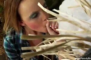 La naiba! Sex fierbinte cu stewardesa prinzând fiecare moment aburit