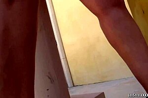 大奶熟女凯拉·奎因被BBC莱克斯·斯蒂尔内射