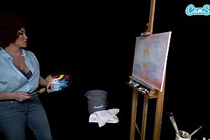 大奶熟女Ryan Keely扮演Bob Ross，说：“涂我的乳头，我好饥渴！”