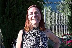 Венди, непослушная парикмахерша, любит, когда на нее смотрят в деле