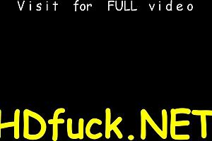 Elak tonåring 18+ blir hårt knullad bakifrån av mogen kille