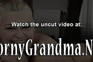 尝过成熟金发女的阴道被舔然后凌乱颜射吗？