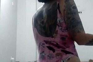 A Little 18+ Dance With Big Ass and Tits