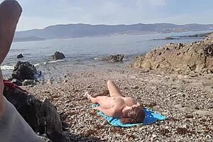 क्या उसने नुडिस्ट बीच पर उसका लंड चूसा?