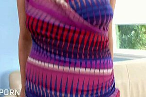 火辣成熟黑发熟女秀内裤里的毛茸茸小穴！