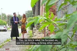 Nedolžna vdova MILF prva hardcore srečanja v javnem pickupu