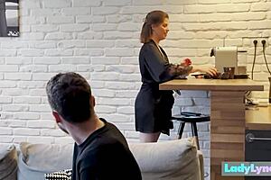 Ladylyne welcomes new neighbor with deepthroat and doggystyle pounding