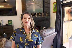 Spending spring break with sexy step aunt Coco Vandi in bedroom 😏