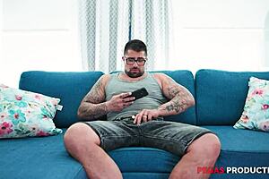 Milf with Big Boobs Gets Fucked Hard on the Couch?