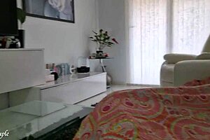 husband leaves note for friend while at work.