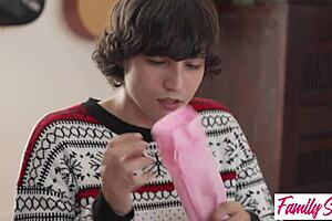 Can kinky Veronica Avluv resist licking Darcie Dolce's perfect pussy and asshole?