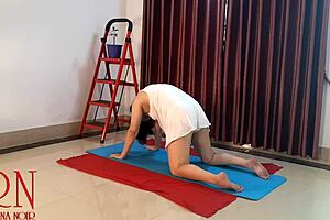 i'm doin nude yoga in the gym wit regina noir, wearin white panties, full cam 2