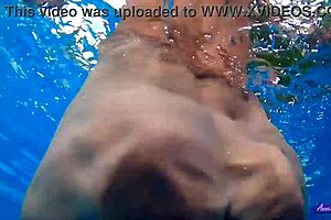 Duro contra el muro para esta chiapaneca cachonda