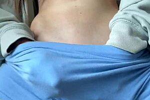 嘿，在健身短裤里和湿润澳大利亚熟女夏洛特·斯塔高潮？