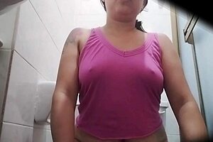 Hey, caught stepmom peeing on hidden cam outdoors!