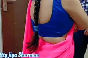 Feeling the passion in desi hot sex with sexy housewife