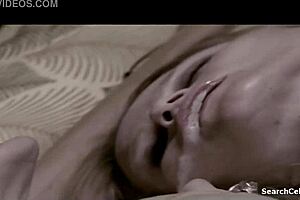 hey Sarah Paulson, what’s with that steamy scene?