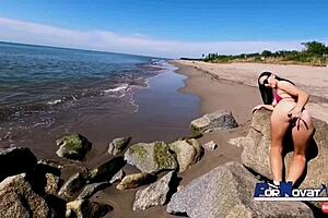 Madura liberal, are you fucking that maduro aleman on the beach?