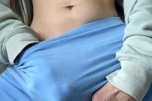 嘿，在健身短裤里和湿润澳大利亚熟女夏洛特·斯塔高潮？