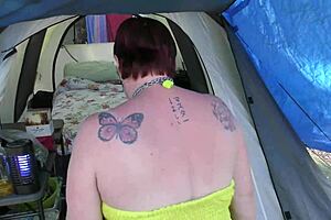 trashy kiwi milf flashing at holiday park, wanna see?