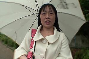 Is that sweet asian mom getting fucked in bed?