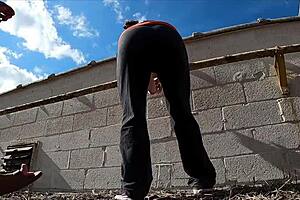 housewife gets her huge ass worshiped outdoors