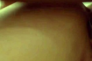 Loira Gostosa seduces secretary with big cock flashing.