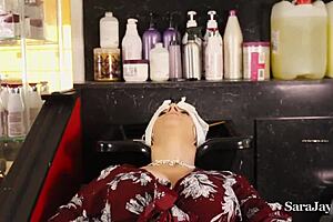 i'm sara jay twerkin' my oily ass soo good