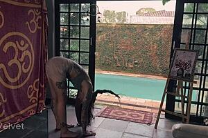 chubby ebony babe MASTURBATES outside with dildo on her shaved pussy