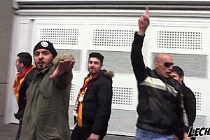 un día con una pornostar amandax y sus tetonas y su coño peludo