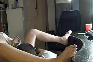 Bella Cumms' Bubble Butt Creams On BBC Before Going Out