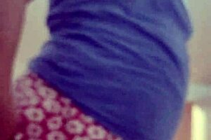 watch aurora's big ass in squats, her pussy dripping! milf housewife cuckold fun!