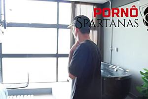 iara confuses her husband in the bath with blowjob and cum