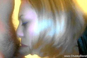 Shimmering Blonde Italiano Blowjob Teasing a Facial