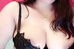 Solo Karir Showing Off for You! 😘