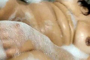Hot Brazilian Milf Masturbates to Orgasm in Motel Bathtub!