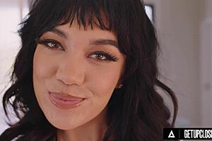 Close-Up MILF Gets CREAMPIE From BBC