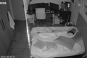 午夜狂野动作与大天然奶子和湿逼按摩