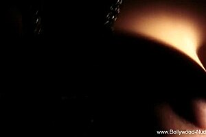 Erotic Indian Woman Performs Exotic Dance