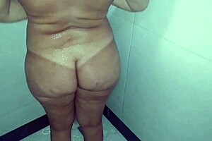 arab housewife gets interracial big black cock action 😍