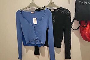 kiwi milf drinking piss at mall 😈