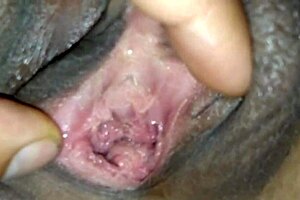 mature woman in massage room gets orgasm with hairy pussy 😍