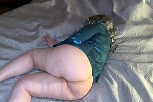 does stepmom deserve gentle anal in the morning?