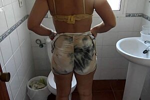 Mature Stepmother Lets Me Masturbate on Her Hairy Pussy So Hot! 😍