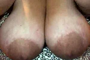 big booty wife dances shaking her ass